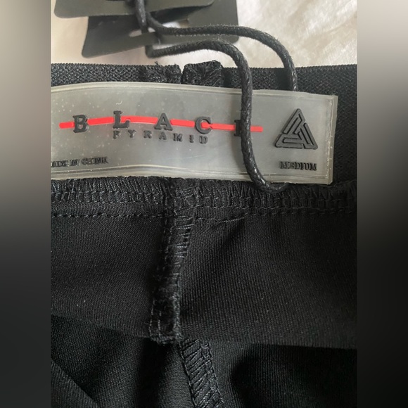 Black pyramid set - Picture 10 of 12